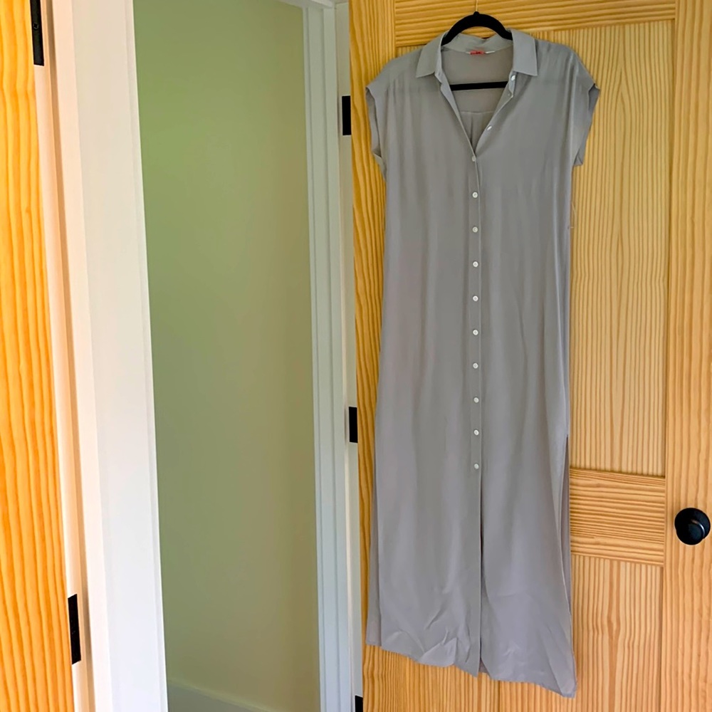 100% silk club Monaco long grey front button dress size 0